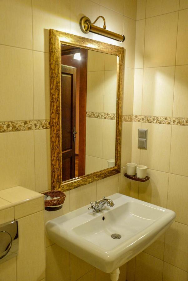 Karczma Regionalna Hotel Goscinna Chata Wysowa-Zdrój Exterior foto