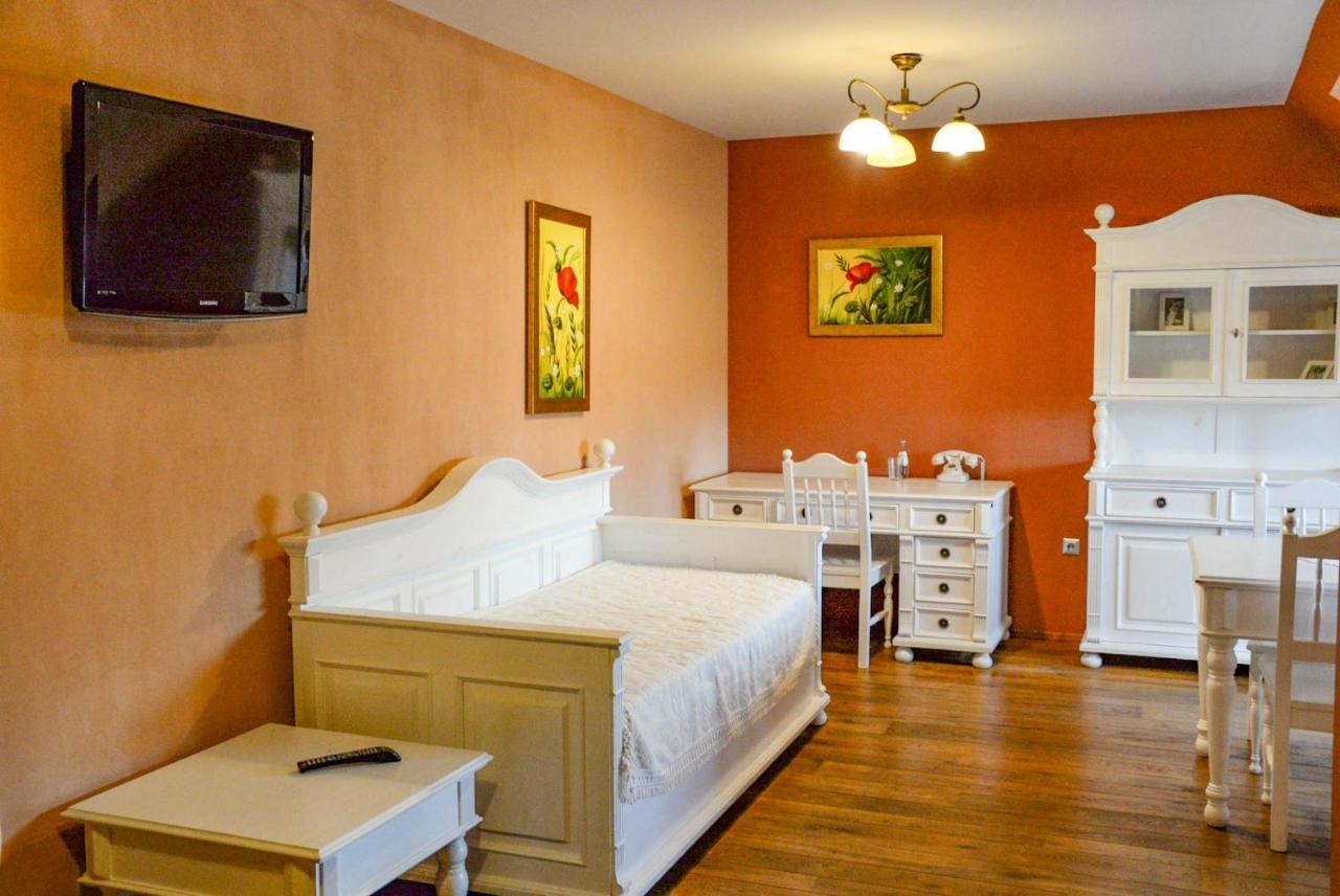 Karczma Regionalna Hotel Goscinna Chata Wysowa-Zdrój Exterior foto